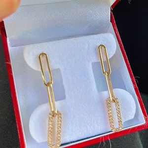 14 karat white gold earrings (Paperclip style)